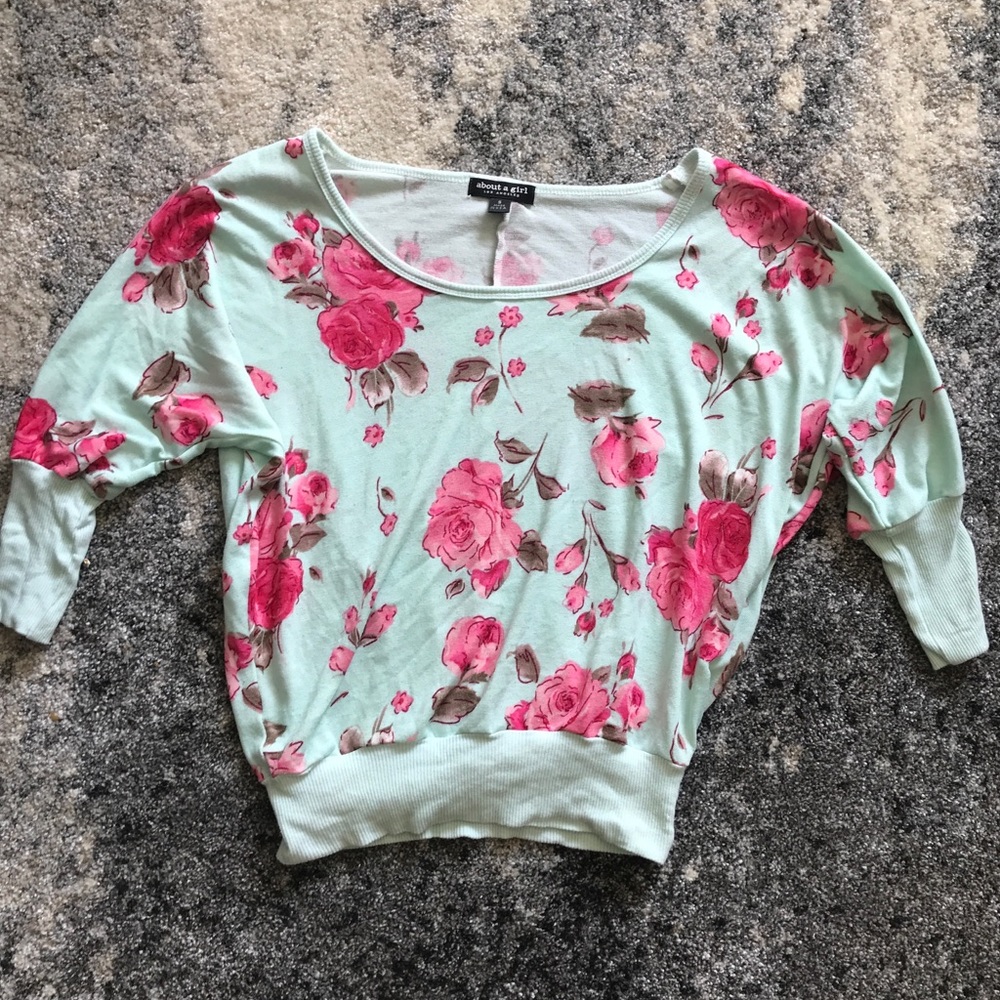 Super cute floral pastel lightweight sweater top